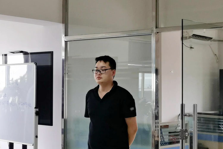 草莓视频APP污污科技8月总结会如期而至